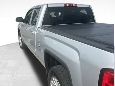 Used 2018 GMC Sierra 1500 SLE w/ SLE Value Package AWD/4WD image 9