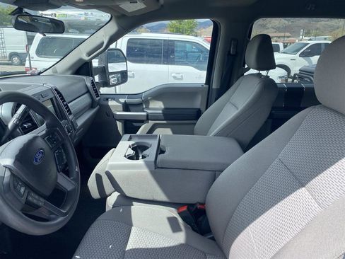 Used 2022 Ford F250 XLT w/ Camper Package AWD/4WD image 9