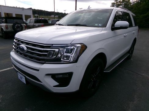 Used 2021 Ford Expedition XLT image 4