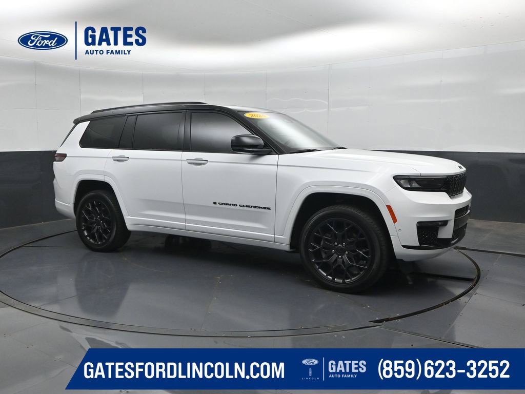 Used 2024 Jeep Grand Cherokee L Summit AWD/4WD image 1
