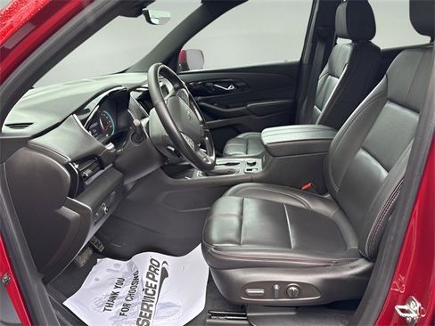 Used 2023 Chevrolet Traverse RS image 7