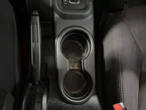 Used 2013 Jeep Wrangler Unlimited Sport image 18