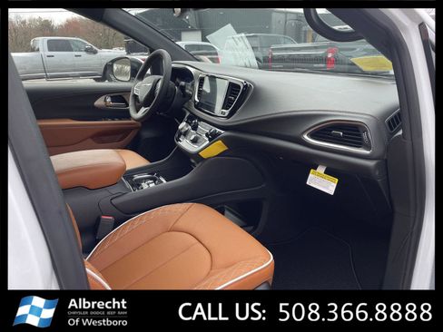 New 2026 Chrysler Pacifica Pinnacle AWD/4WD image 16