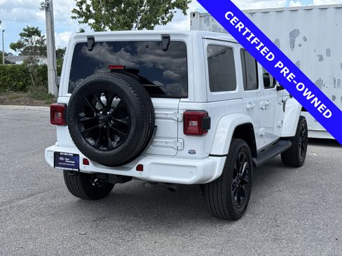 Used 2021 Jeep Wrangler Unlimited Sahara AWD/4WD image 5