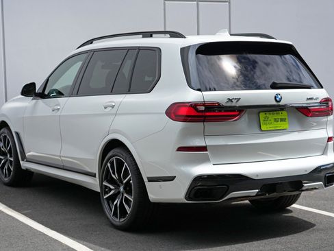 Used 2022 BMW X7 xDrive40i w/ M Sport Package AWD/4WD image 52