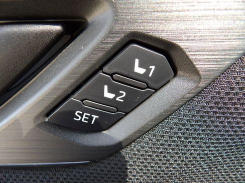 New 2026 Subaru Outback Limited image 12