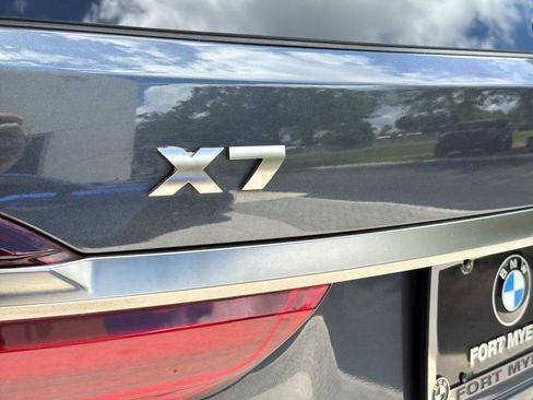 Used 2021 BMW X7 M50i w/ Dynamic Handling Package AWD/4WD image 20