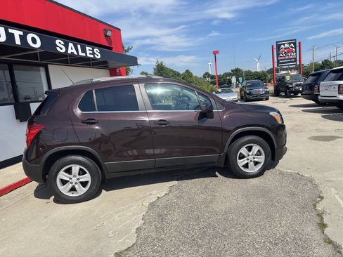 Used 2016 Chevrolet Trax LT w/ LT Convenience Package AWD/4WD image 6