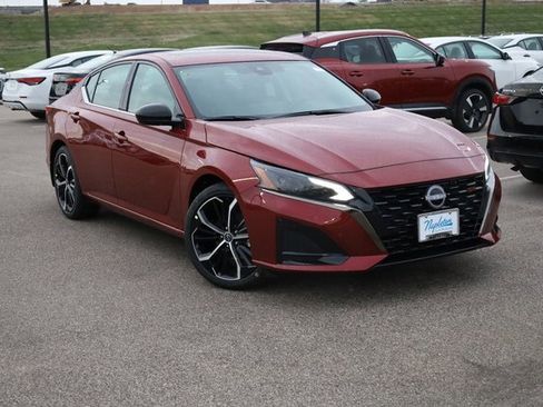 New 2025 Nissan Altima 2.5 SR w/ SR Premium Package image 2