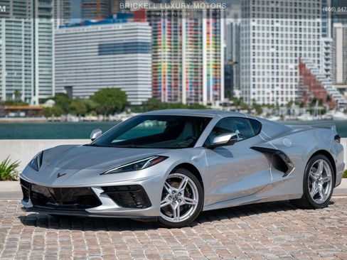Used 2020 Chevrolet Corvette Stingray w/ Z51 Performance Package image 3