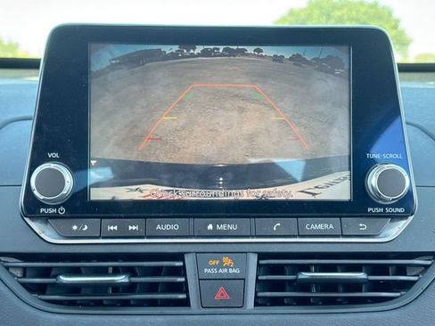 Used 2020 Nissan Altima 2.5 SR w/ Premium Package FWD image 17