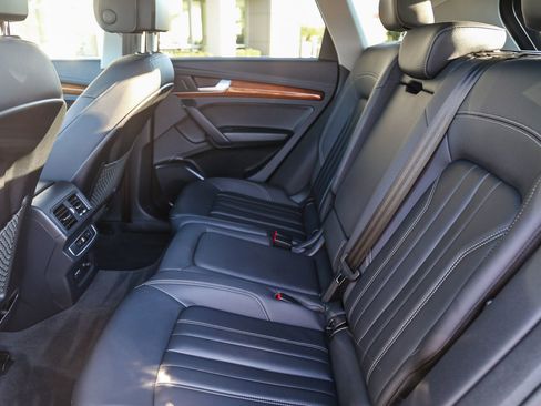 Used 2023 Audi Q5 2.0T Premium w/ Convenience Package image 21