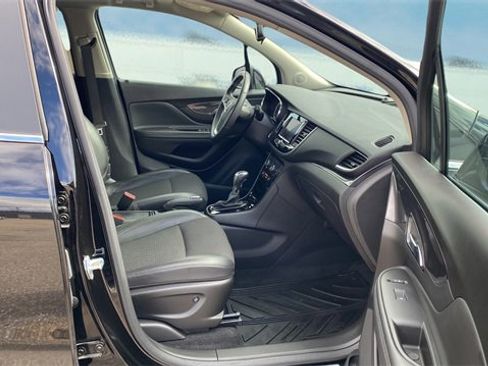 Certified 2022 Buick Encore Preferred w/ Safety Package image 13