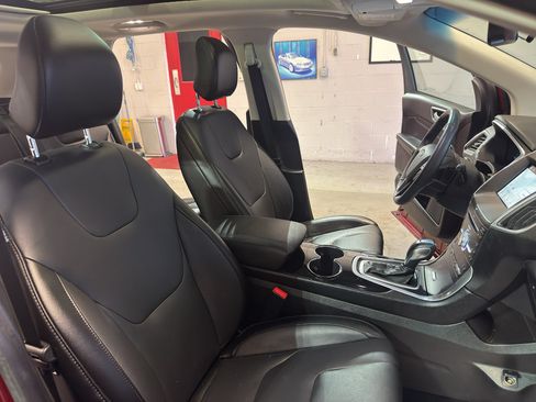 Used 2017 Ford Edge Titanium w/ Technology Package AWD/4WD image 23