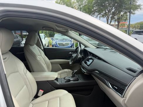 Used 2021 Cadillac XT4 Premium Luxury FWD image 13