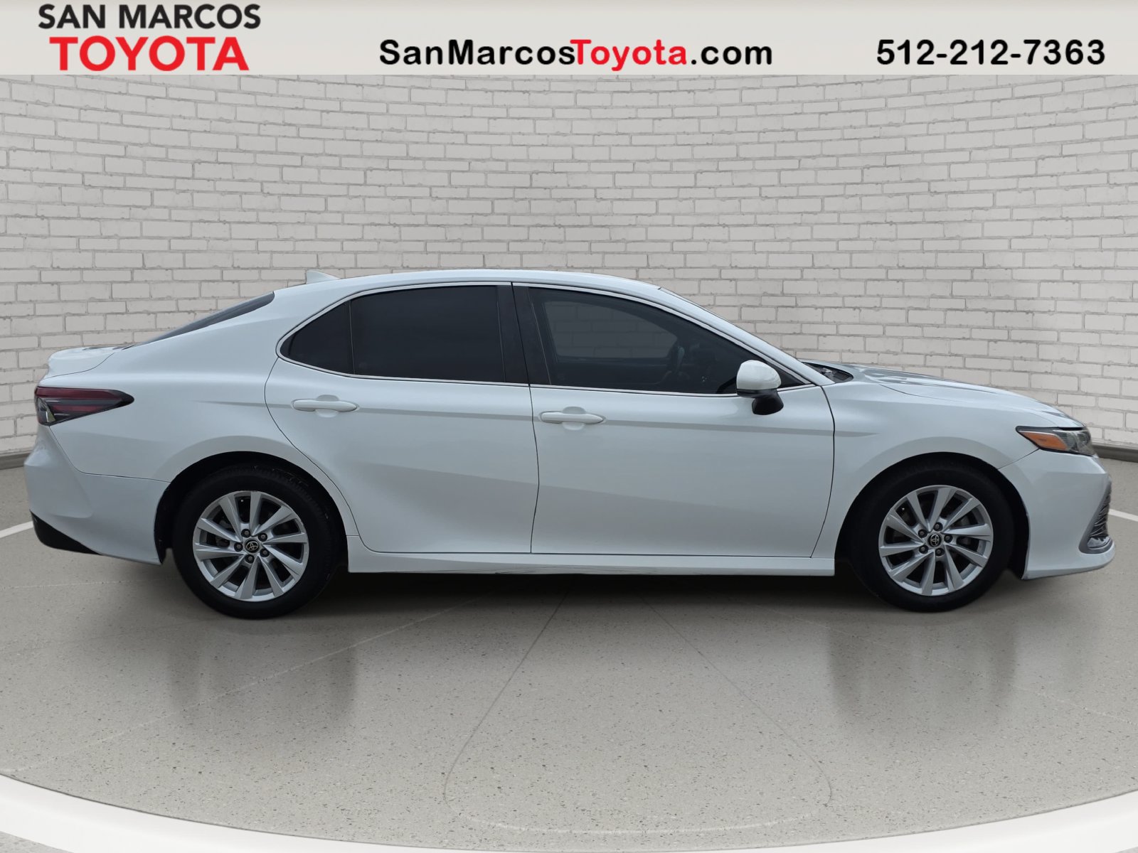 Used 2022 Toyota Camry LE w/ Carpet Mat Package (TMS) FWD image 5