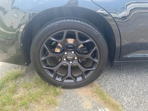 Used 2019 Chrysler 300 S RWD image 39