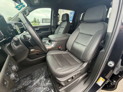 Used 2023 Chevrolet Silverado 1500 RST AWD/4WD image 15