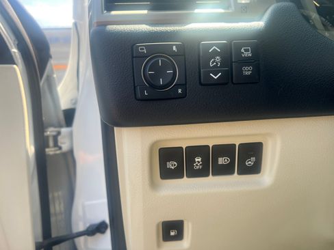 Used 2020 Lexus GX 460 Luxury w/ Luxury Sport Package AWD/4WD image 12