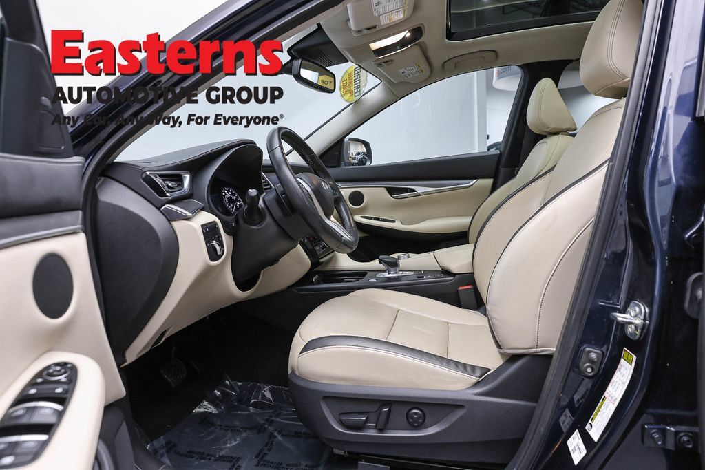 Used 2022 INFINITI QX50 Luxe AWD/4WD image 16