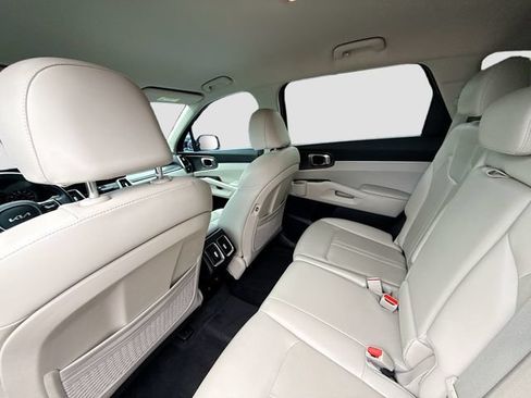 Used 2023 Kia Sorento S FWD image 23