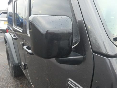 Used 2018 Jeep Wrangler Unlimited Sport S image 5