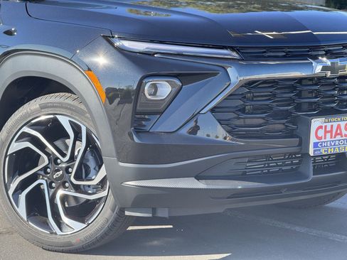 New 2025 Chevrolet TrailBlazer RS w/ Convenience Package image 2