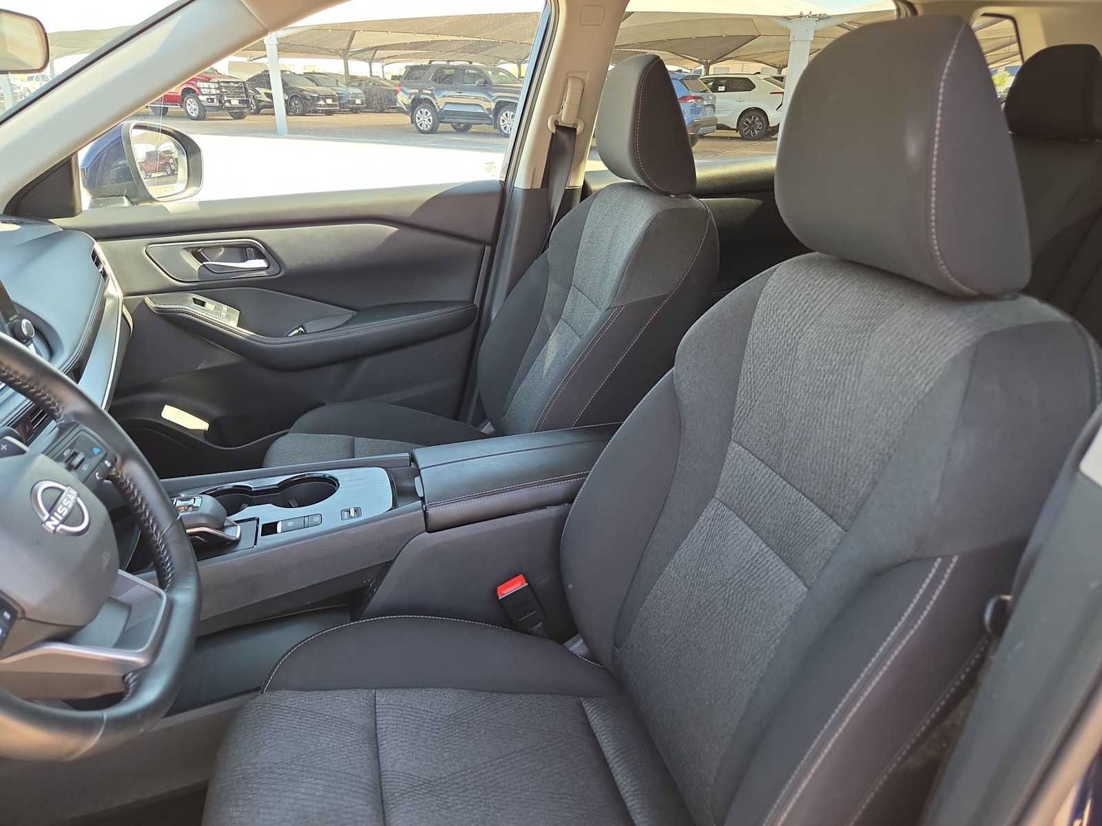 Used 2025 Nissan Rogue SV FWD image 14