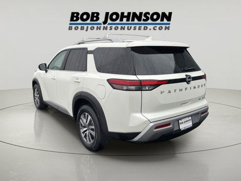 Used 2023 Nissan Pathfinder SL AWD/4WD image 5