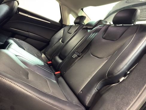 Used 2018 Ford Fusion Titanium image 30