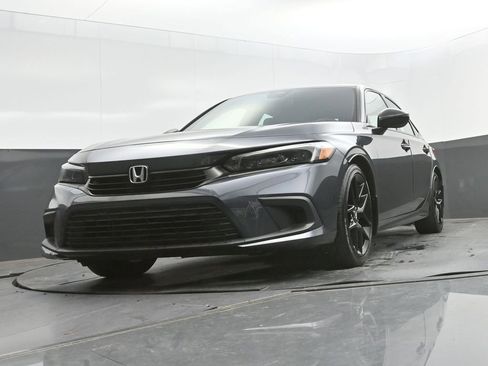 Used 2023 Honda Civic Sport image 32