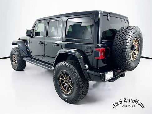 Used 2020 Jeep Wrangler Unlimited Sahara image 5