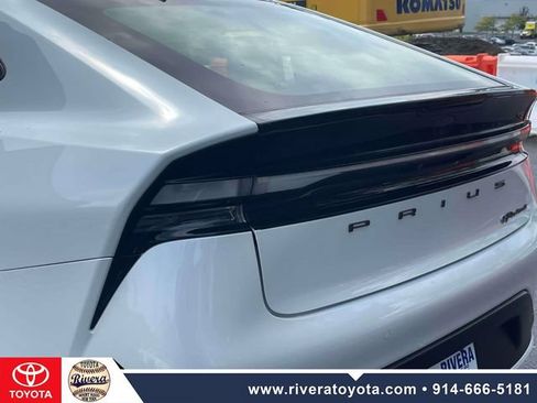 Used 2024 Toyota Prius Prime FWD image 12