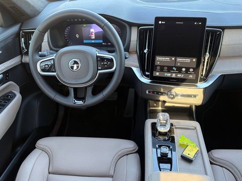 New 2026 Volvo XC90 B5 Ultra image 10