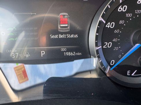 Used 2023 Toyota Highlander LE image 33