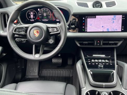 Certified 2026 Porsche Cayenne E-Hybrid AWD/4WD image 17