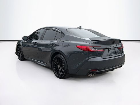 Used 2025 Toyota Camry SE image 5