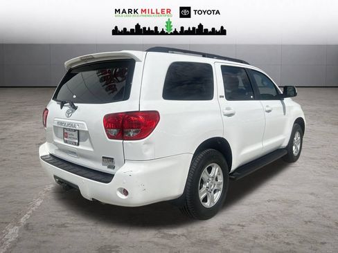 Certified 2017 Toyota Sequoia SR5 w/ Premium Package AWD/4WD image 6