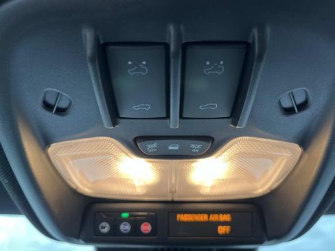 Used 2024 Chevrolet Colorado ZR2 AWD/4WD image 9