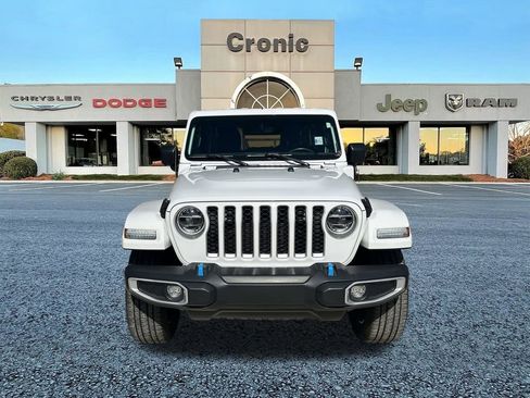 Used 2022 Jeep Wrangler Unlimited Sahara image 8