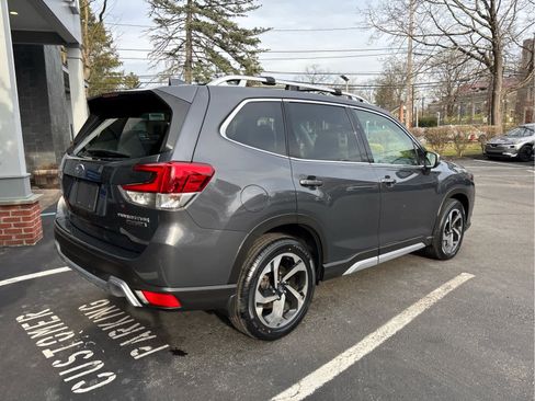 Used 2023 Subaru Forester Touring image 3