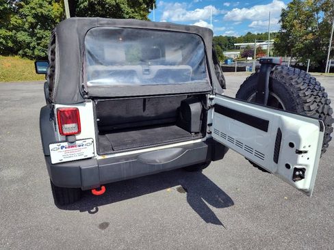 Used 2009 Jeep Wrangler Rubicon w/ PWR Convenience Group image 15