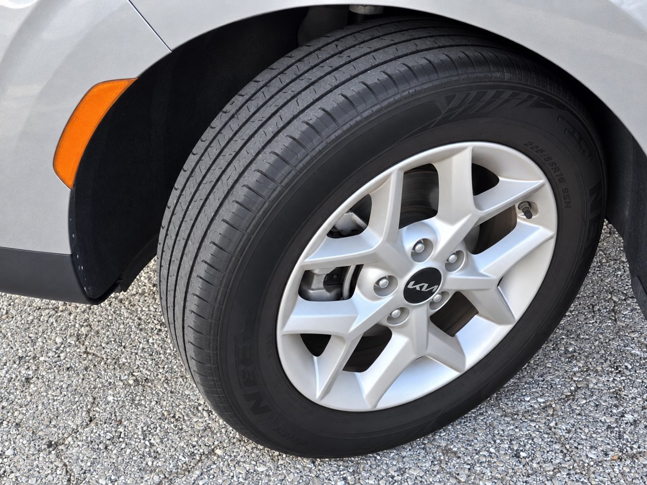 Used 2023 Kia Soul LX w/ LX Technology Package FWD image 12