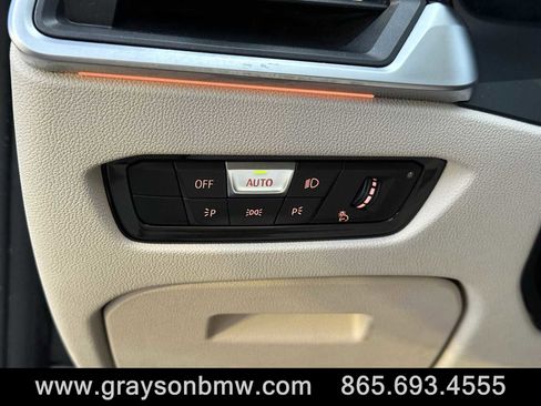 Used 2019 BMW 330i Sedan w/ Convenience Package image 25