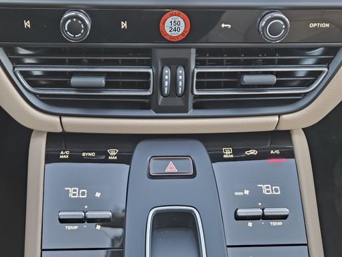 Certified 2025 Porsche Macan S image 19