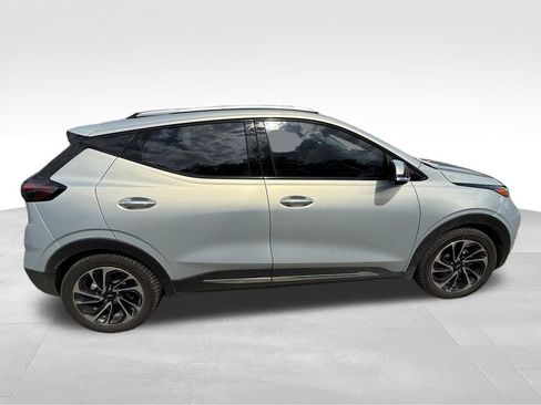 Used 2022 Chevrolet Bolt EUV Premier FWD image 7