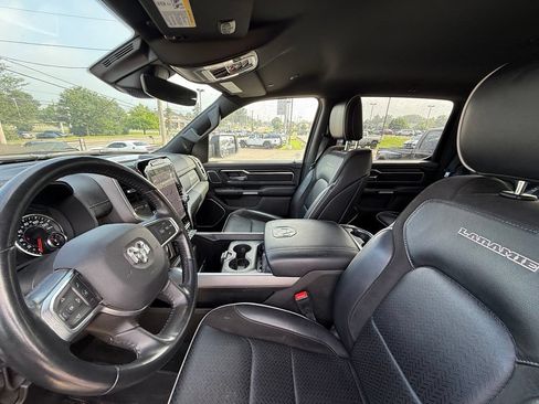 Used 2023 RAM 1500 Laramie AWD/4WD image 13