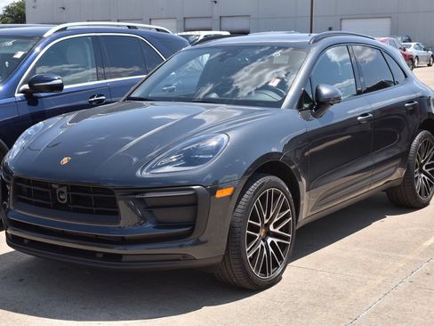 Used 2026 Porsche Macan AWD/4WD image 2