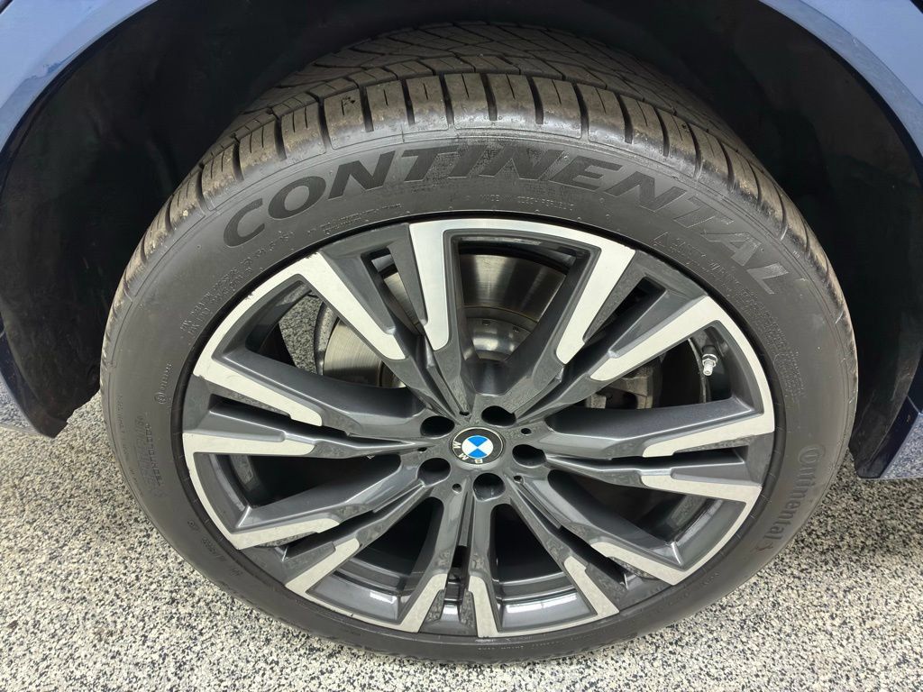 Used 2019 BMW X7 xDrive50i w/ Premium Package AWD/4WD image 13