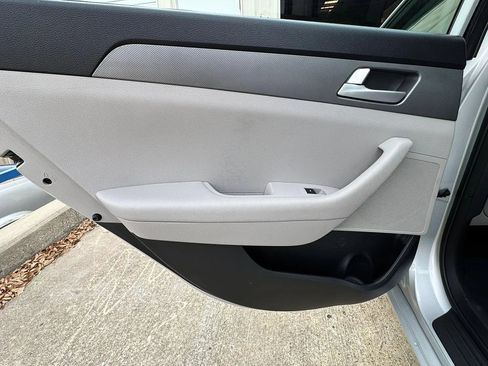Used 2015 Hyundai Sonata SE FWD image 27